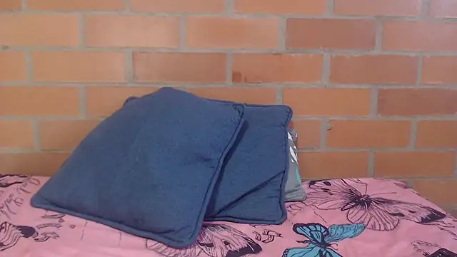 Snapshot of Montserrat_Jay chatting on 05-20-26, 02:34 Montserrat Jay online show from 05-20-26, 02:34
