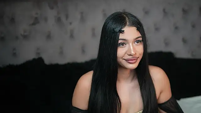 GiuliaSya online show from 10-14-25, 08:31