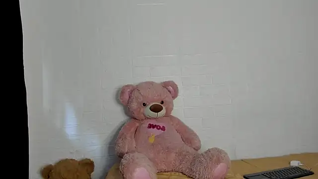 Snapshot of HaileyDuke chatting on 06-15-26, 09:17 HaileyDuke online show from 06-15-26, 09:17