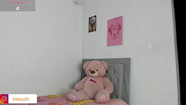 HaileyDuke online show from 08-05-26, 01:19