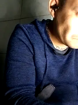 Snapshot of fboycdjuaez chatting on 10-21-25, 04:08 fboycdjuaez online show from 10-21-25, 04:08