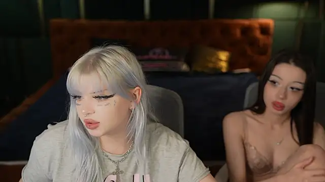 Snapshot of Naomi_054 chatting on 11-18-25, 03:38 Naomi 054 online show from 11-18-25, 03:38