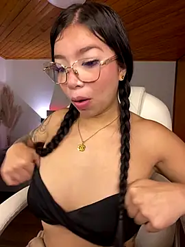 Maddy Piink online show from 11-23-25, 07:57