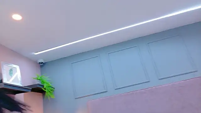 Snapshot of Camila_Hill_ chatting on 11-10-25, 01:10 Camila Hill online show from 11-10-25, 01:10