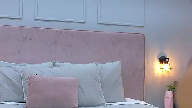 Snapshot of Camila_Hill_ chatting on 02-10-26, 04:22 Camila Hill online show from 02-10-26, 04:22