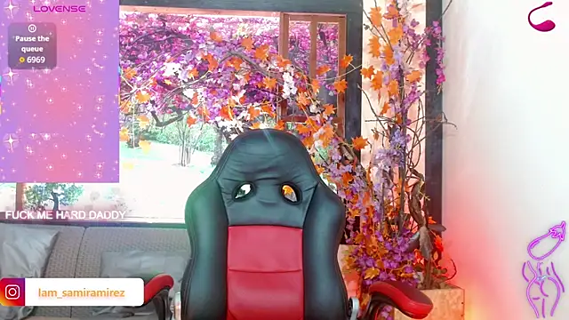 Snapshot of Juliette_Miel chatting on 10-07-25, 03:04 Juliette Miel online show from 10-07-25, 03:04