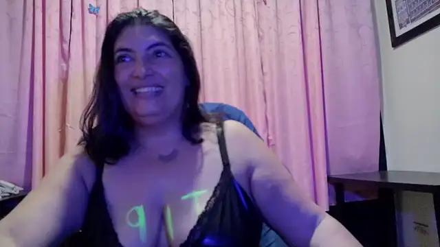 Snapshot of lina_maria99 chatting on 04-07-26, 01:50 lina maria99 online show from 04-07-26, 01:50