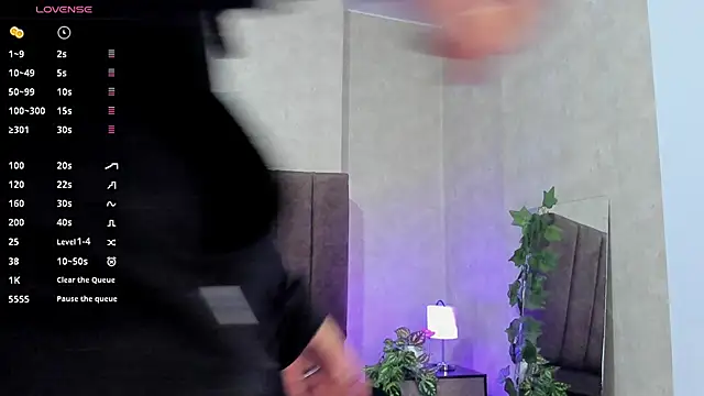 Snapshot of LanaMills_ chatting on 10-24-25, 04:36 LanaMills online show from 10-24-25, 04:36