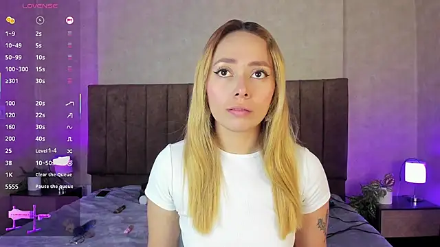 Snapshot of LanaMills_ chatting on 11-16-25, 04:51 LanaMills online show from 11-16-25, 04:51