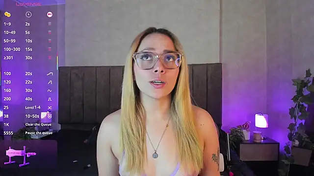 Snapshot of LanaMills_ chatting on 12-02-25, 05:24 LanaMills online show from 12-02-25, 05:24