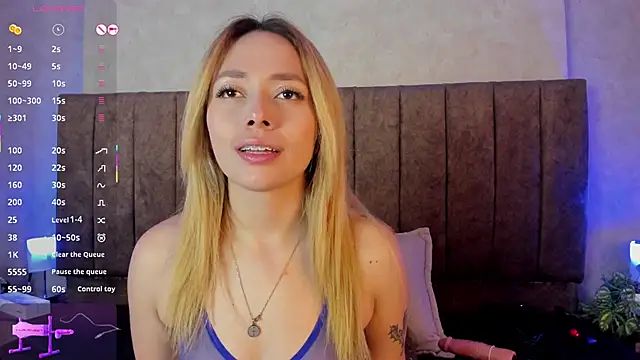 Snapshot of LanaMills_ chatting on 12-18-25, 04:51 LanaMills online show from 12-18-25, 04:51