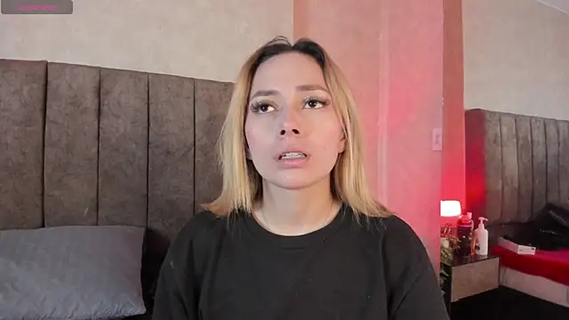 Snapshot of LanaMills_ chatting on 01-16-26, 05:22 LanaMills online show from 01-16-26, 05:22