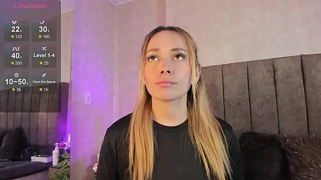 Snapshot of LanaMills_ chatting on 01-18-26, 05:33 LanaMills online show from 01-18-26, 05:33