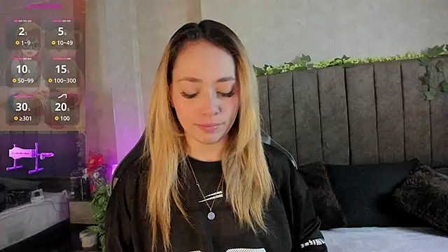 Snapshot of LanaMills_ chatting on 02-04-26, 05:02 LanaMills online show from 02-04-26, 05:02