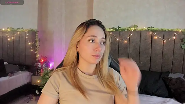 Snapshot of LanaMills_ chatting on 02-05-26, 04:50 LanaMills online show from 02-05-26, 04:50