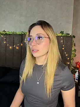 Snapshot of LanaMills_ chatting on 03-06-26, 04:20 LanaMills online show from 03-06-26, 04:20