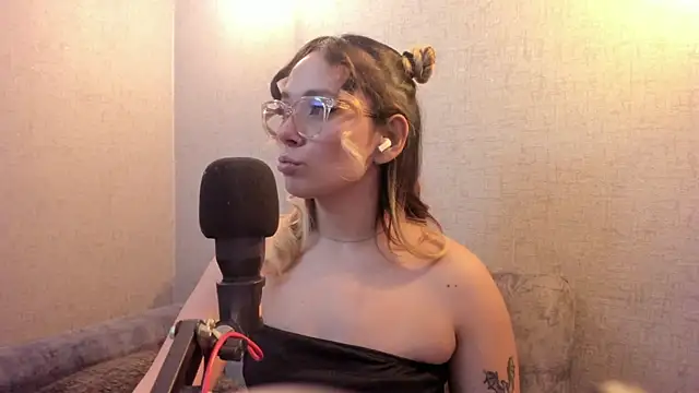 LanaMills  online show from 07-30-26, 05:17