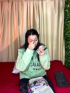 stepha   online show from 09-11-25, 11:32