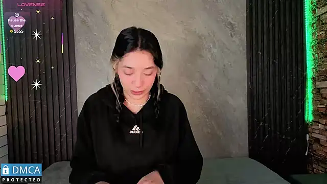 stepha   online show from 12-15-25, 12:09