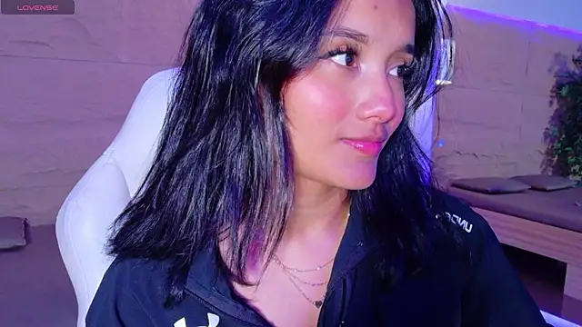 HannahMontgomery online show from 04-29-26, 04:11