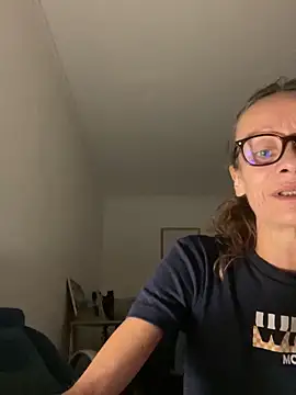 Snapshot of Chris06d22@xh chatting on 09-23-25, 06:33 Chris06d22xh online show from 09-23-25, 06:33