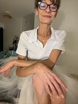 Snapshot of Chris06d22@xh chatting on 10-06-25, 05:43 Chris06d22xh online show from 10-06-25, 05:43