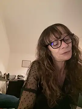 Snapshot of Chris06d22@xh chatting on 10-10-25, 07:02 Chris06d22xh online show from 10-10-25, 07:02