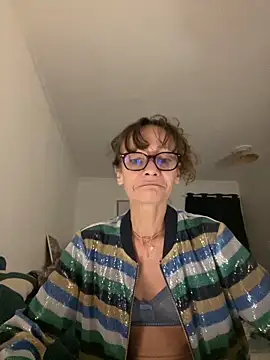 Snapshot of Chris06d22@xh chatting on 10-11-25, 07:12 Chris06d22xh online show from 10-11-25, 07:12