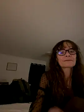 Snapshot of Chris06d22@xh chatting on 10-18-25, 07:36 Chris06d22xh online show from 10-18-25, 07:36