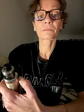 Snapshot of Chris06d22@xh chatting on 11-16-25, 07:30 Chris06d22xh online show from 11-16-25, 07:30