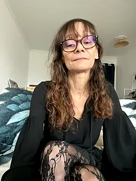 Snapshot of Chris06d22@xh chatting on 11-23-25, 03:23 Chris06d22xh online show from 11-23-25, 03:23