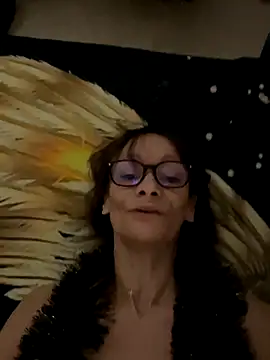 Snapshot of Chris06d22@xh chatting on 12-17-25, 09:10 Chris06d22xh online show from 12-17-25, 09:10