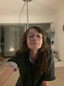 Snapshot of Chris06d22@xh chatting on 03-03-26, 09:21 Chris06d22xh online show from 03-03-26, 09:21