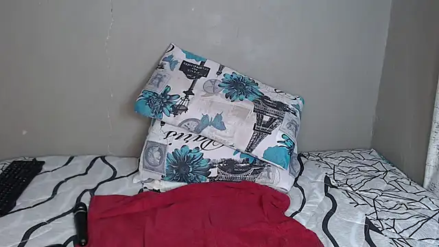 Snapshot of Lunalee chatting on 01-15-26, 07:17 Lunalee online show from 01-15-26, 07:17