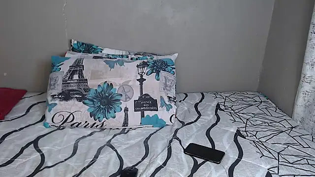 Snapshot of Lunalee chatting on 01-18-26, 12:36 Lunalee online show from 01-18-26, 12:36