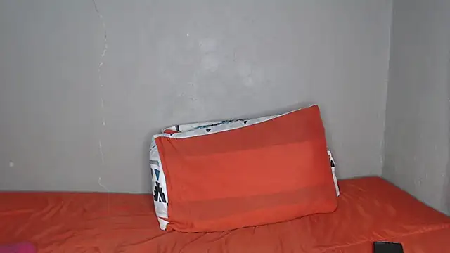 Snapshot of Lunalee chatting on 02-12-26, 05:24 Lunalee online show from 02-12-26, 05:24