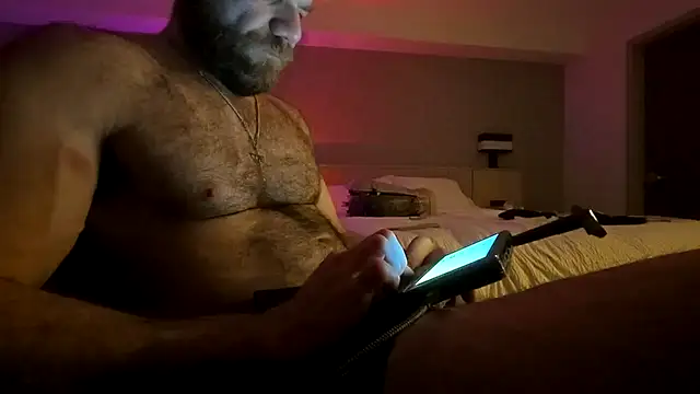Snapshot of Bighairytopping chatting on 06-10-26, 07:40 Bighairytopping online show from 06-10-26, 07:40