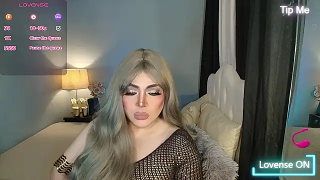 Snapshot of Unforgettable_Maria chatting on 11-15-25, 01:36 Unforgettable Maria online show from 11-15-25, 01:36