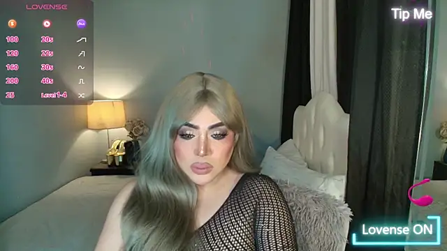 Snapshot of Unforgettable_Maria chatting on 11-23-25, 03:39 Unforgettable Maria online show from 11-23-25, 03:39