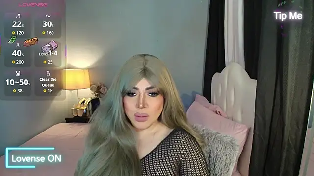 Snapshot of Unforgettable_Maria chatting on 12-15-25, 03:11 Unforgettable Maria online show from 12-15-25, 03:11