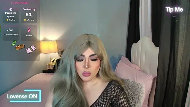 Snapshot of Unforgettable_Maria chatting on 12-18-25, 03:12 Unforgettable Maria online show from 12-18-25, 03:12