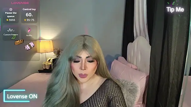 Snapshot of Unforgettable_Maria chatting on 12-19-25, 09:27 Unforgettable Maria online show from 12-19-25, 09:27