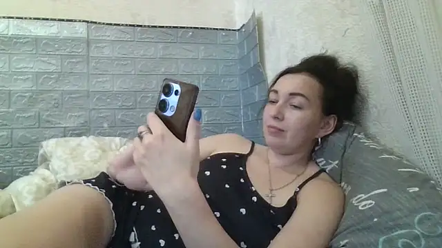 Snapshot of DanaNeon chatting on 05-23-26, 11:58 DanaNeon online show from 05-23-26, 11:58