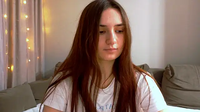 Snapshot of Lelia_Vibe chatting on 01-08-26, 05:37 Lelia Vibe online show from 01-08-26, 05:37