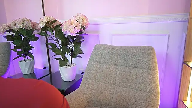 MilaCrave online show from 04-29-26, 11:36