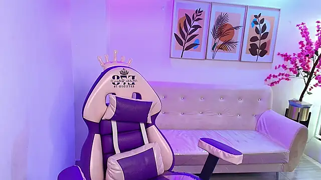 Anie johnson online show from 09-28-25, 07:03