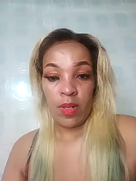 Snapshot of Eroticdollxx3 chatting on 10-16-25, 10:22 Eroticdollxx3 online show from 10-16-25, 10:22