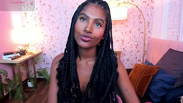 Snapshot of halleylorens chatting on 07-27-26, 07:32 halleylorens online show from 07-27-26, 07:32