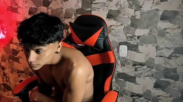 ZYZZ1312 online show from 06-18-26, 05:08