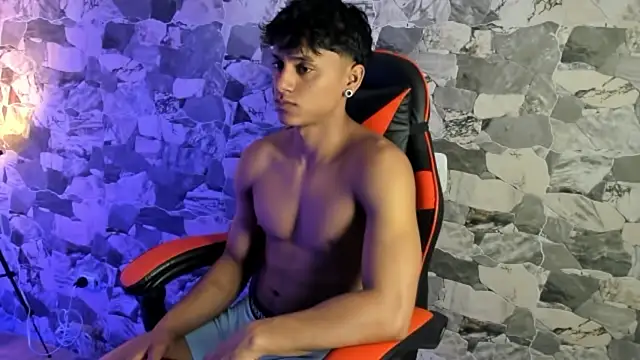 ZYZZ1312 online show from 06-21-26, 04:04